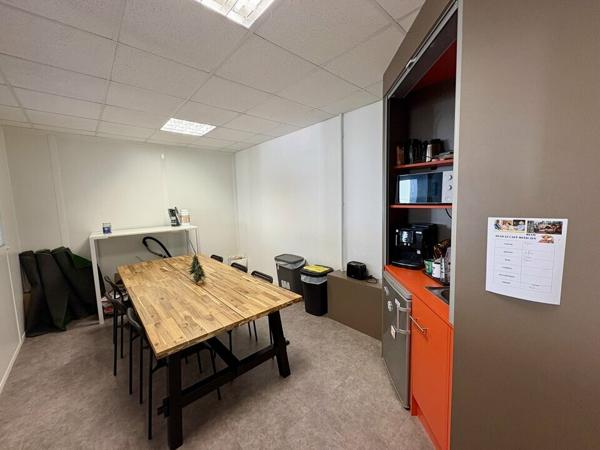 BUREAUX 115 m² - A LOUER- PARC DU GOLF