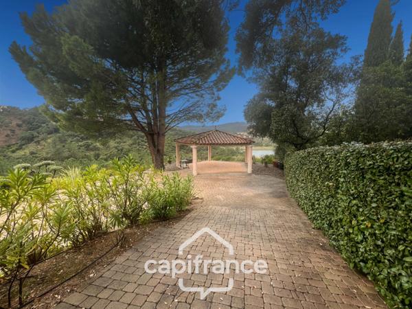 Propriété à vendre 6 pièces LA LONDE LES MAURES (83)- Domaine de Valcros.