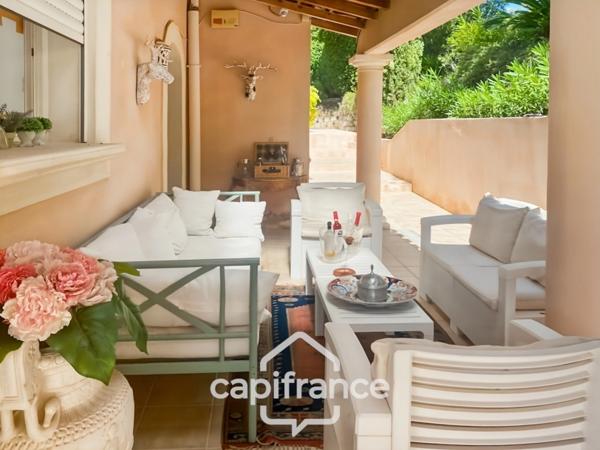 Propriété à vendre 6 pièces LA LONDE LES MAURES (83)- Domaine de Valcros.