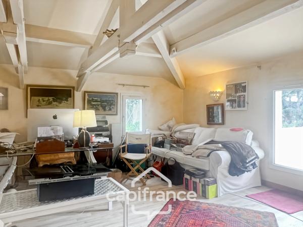 Propriété à vendre 6 pièces LA LONDE LES MAURES (83)- Domaine de Valcros.