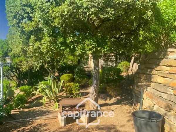 Propriété à vendre 6 pièces LA LONDE LES MAURES (83)- Domaine de Valcros.