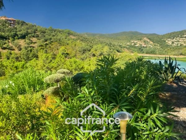 Propriété à vendre 6 pièces LA LONDE LES MAURES (83)- Domaine de Valcros.