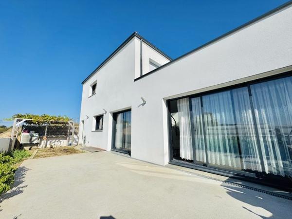 Maison contemporaine 145 m² – Les Sorinières Sud, à deux pas du Bourg