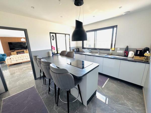 Maison contemporaine 145 m² – Les Sorinières Sud, à deux pas du Bourg
