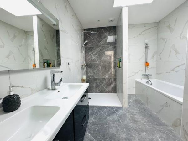 Maison contemporaine 145 m² – Les Sorinières Sud, à deux pas du Bourg