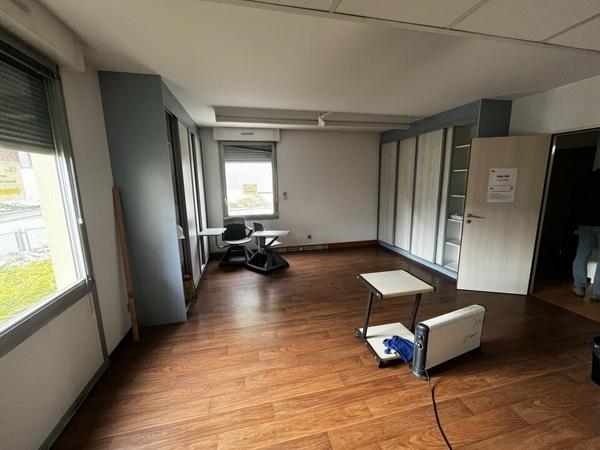 BUREAUX à LOUER de 161 m²