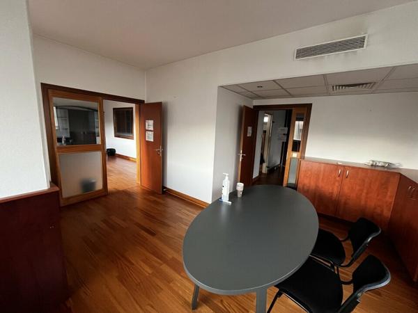BUREAUX à LOUER de 161 m²
