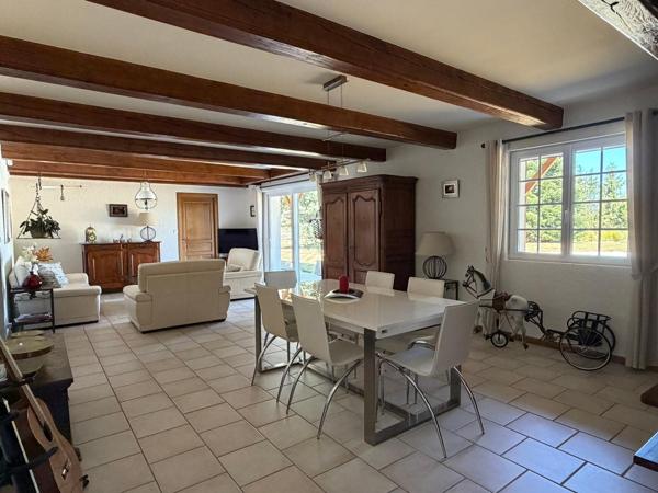 Belle maison style Bressane avec piscine