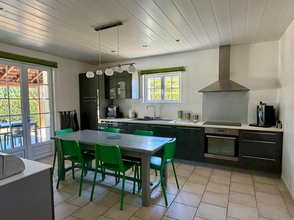 Belle maison style Bressane avec piscine