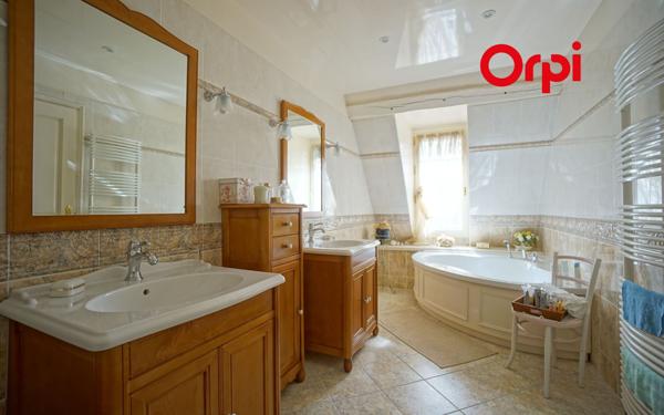 Maison à vendre    8 pièces •  Bernay