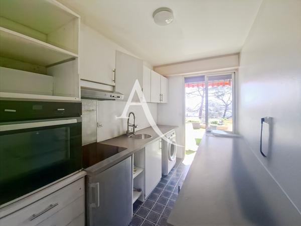 Appartement Le Cannet 2 pièces 56.35 m² avec terrasse, vue dégagée et aperçu mer