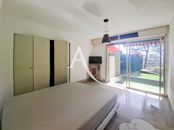 Appartement Le Cannet 2 pièces 56.35 m² avec terrasse, vue dégagée et aperçu mer