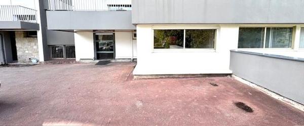 Locaux professionnels de 451 m2