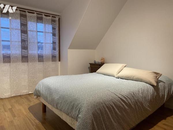 Maison de 6 pièces en très bon état. 4 chambres. Terrain de 380 m².