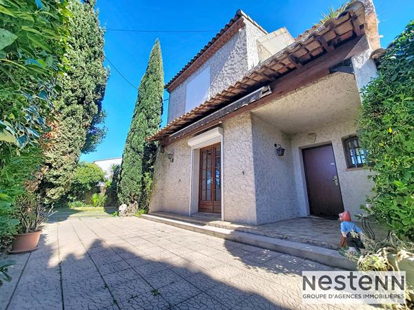 Maison de charme 5 pièces 4 chambres - 136 m² sur terrain piscinable de 600m² à Marseille 13012