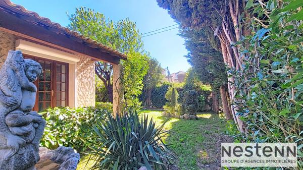 Maison de charme 5 pièces 4 chambres - 136 m² sur terrain piscinable de 600m² à Marseille 13012