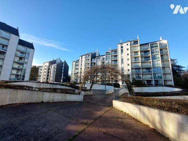 3 chambres + 2 parkings + cave + grenier