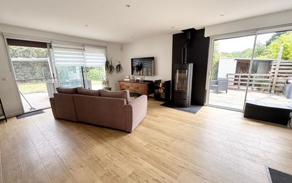 Maison à vendre    6 pièces •  La Chapelle-des-Marais