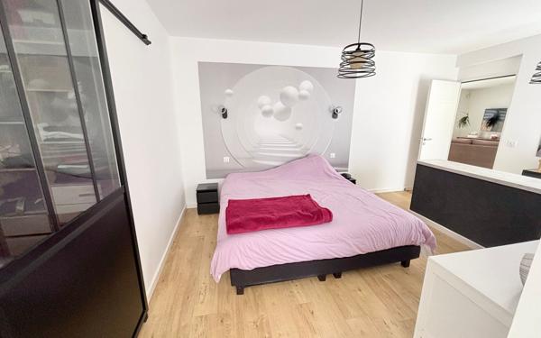 Maison à vendre    6 pièces •  La Chapelle-des-Marais