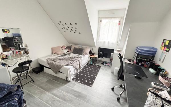 Maison à vendre    6 pièces •  La Chapelle-des-Marais