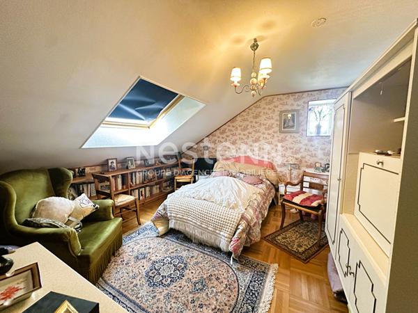 Vente élégante maison en pierre de tuffeau avec 4 chambres et bureau au coeur de Château-du-Loir (72500)