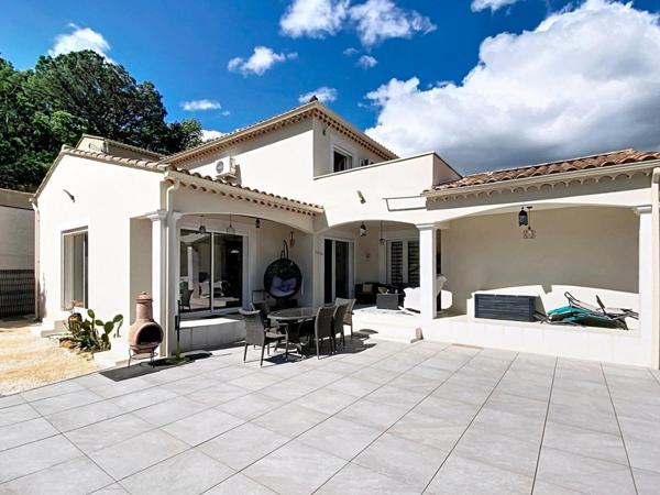Maison récente 144m² avec piscine chauffée – secteur calme Colombier