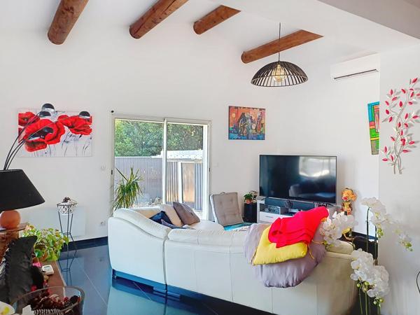 Maison récente 144m² avec piscine chauffée – secteur calme Colombier