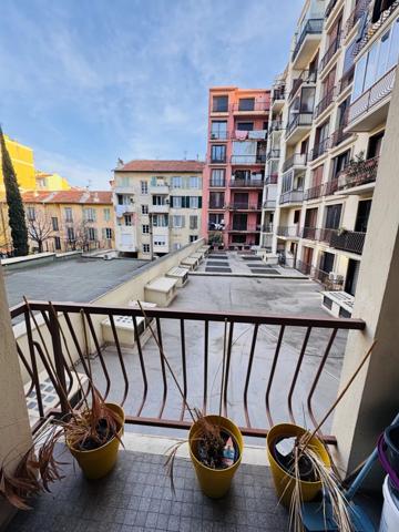 Vente Appartement 3 pièces 69 m2 à Nice