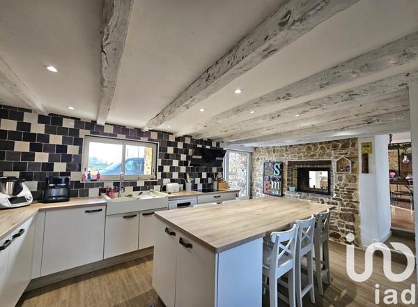 Maison 8 pièces de 285 m² à Guichen (35580)