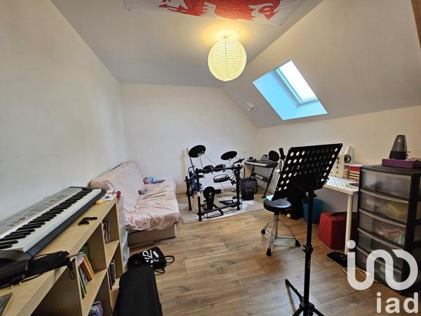 Maison 8 pièces de 285 m² à Guichen (35580)