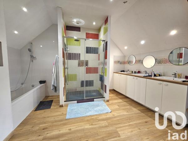 Maison 8 pièces de 285 m² à Guichen (35580)