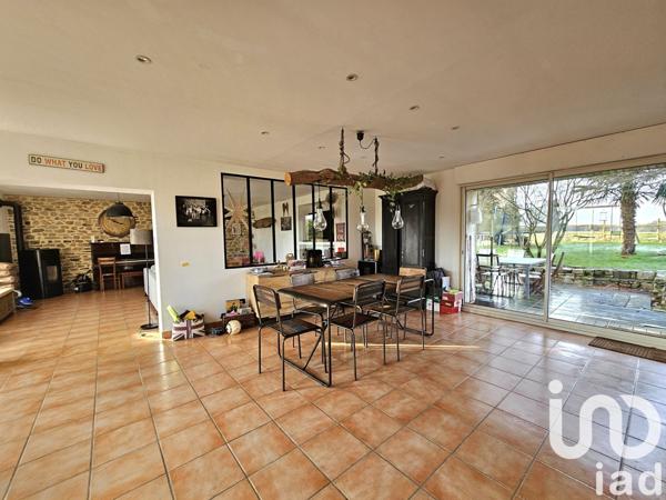 Maison 8 pièces de 285 m² à Guichen (35580)