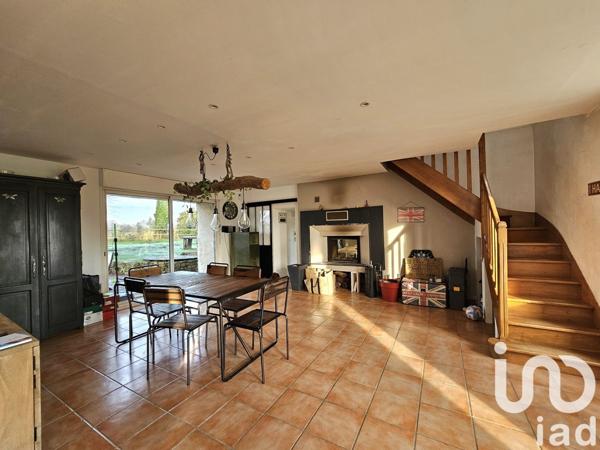 Maison 8 pièces de 285 m² à Guichen (35580)