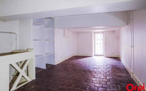 Appartement à louer    4 pièces • 180 m2 Lyon 5