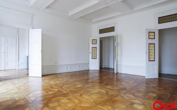 Appartement à louer    4 pièces • 180 m2 Lyon 5