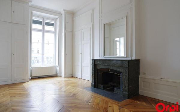 Appartement à louer    4 pièces • 180 m2 Lyon 5