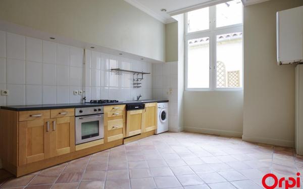 Appartement à louer    4 pièces • 180 m2 Lyon 5