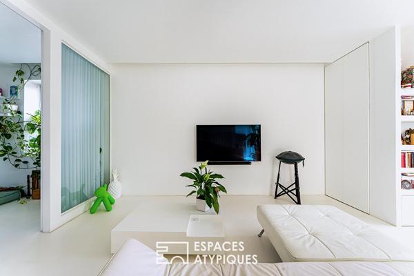 Loft contemporain au blanc immaculé dans une ancienne imprimerie à Bagneux