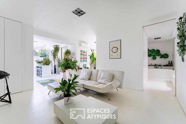 Loft contemporain au blanc immaculé dans une ancienne imprimerie à Bagneux