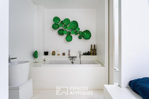 Loft contemporain au blanc immaculé dans une ancienne imprimerie à Bagneux