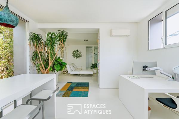 Loft contemporain au blanc immaculé dans une ancienne imprimerie à Bagneux