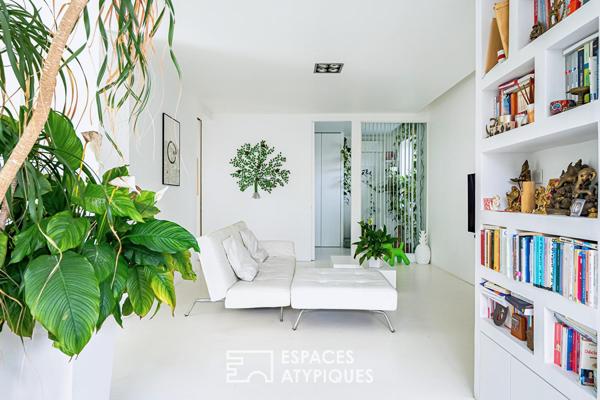 Loft contemporain au blanc immaculé dans une ancienne imprimerie à Bagneux