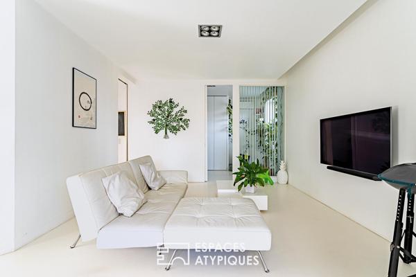 Loft contemporain au blanc immaculé dans une ancienne imprimerie à Bagneux