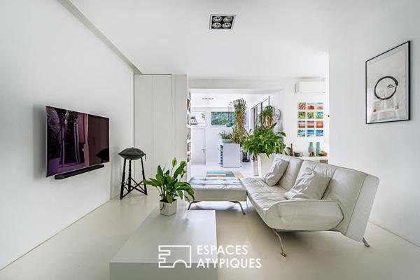 Loft contemporain au blanc immaculé dans une ancienne imprimerie à Bagneux