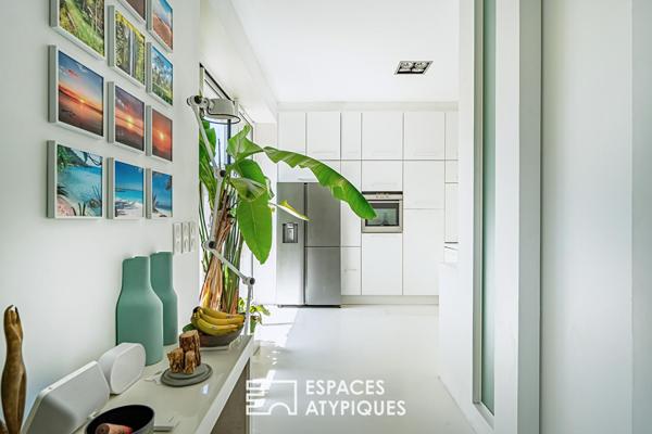 Loft contemporain au blanc immaculé dans une ancienne imprimerie à Bagneux