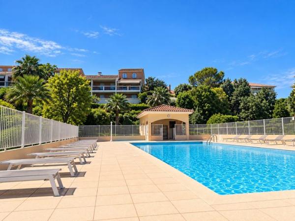 4 pièces vue dégagée, terrasses, piscine et stationnement