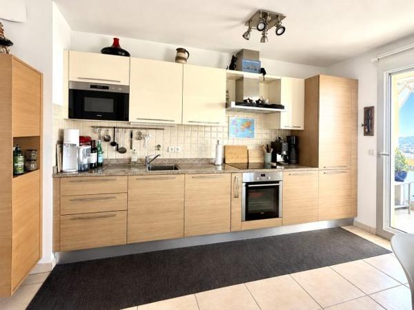 4 pièces vue dégagée, terrasses, piscine et stationnement