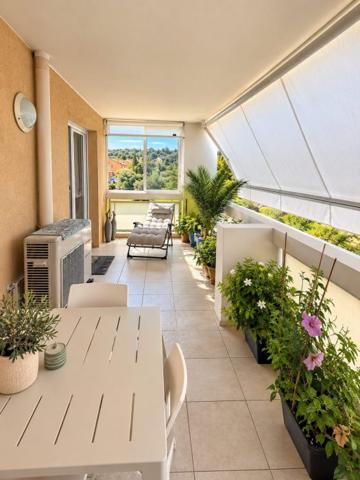 4 pièces vue dégagée, terrasses, piscine et stationnement