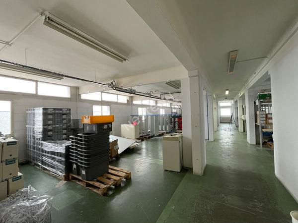 Folschviller atelier 300m² +bureaux 50m²