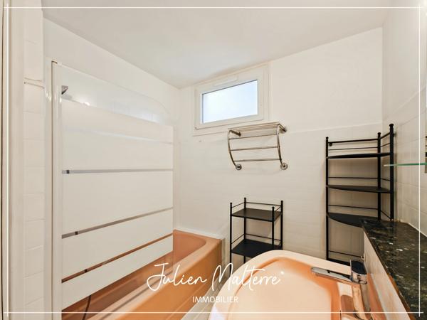 Appartement lumineux 4 pièces 86 m2 SAINT-ETIENNE, 2 chambres possible 3, garage et cave